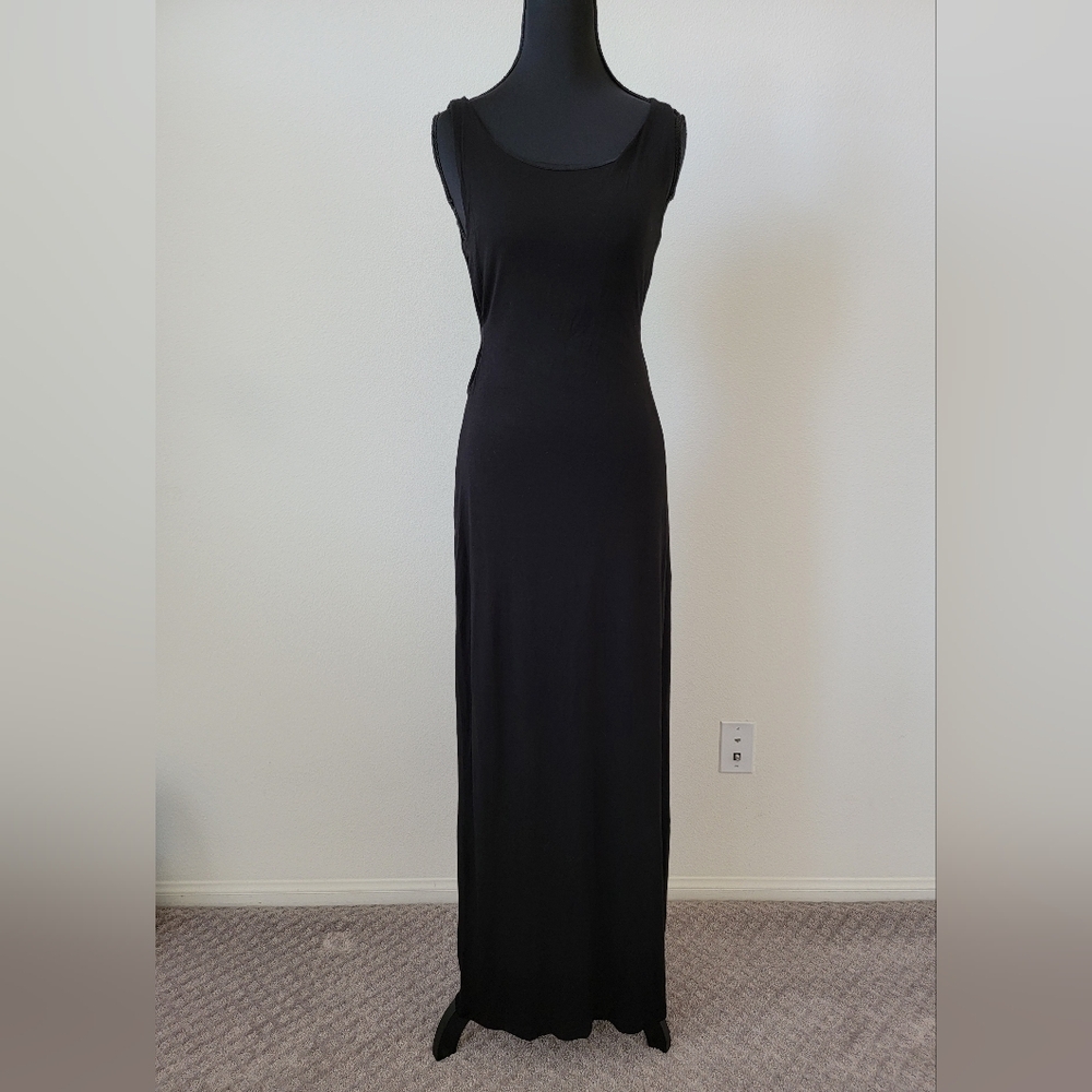Forever 21 Black Scoop Neck Maxi Dress